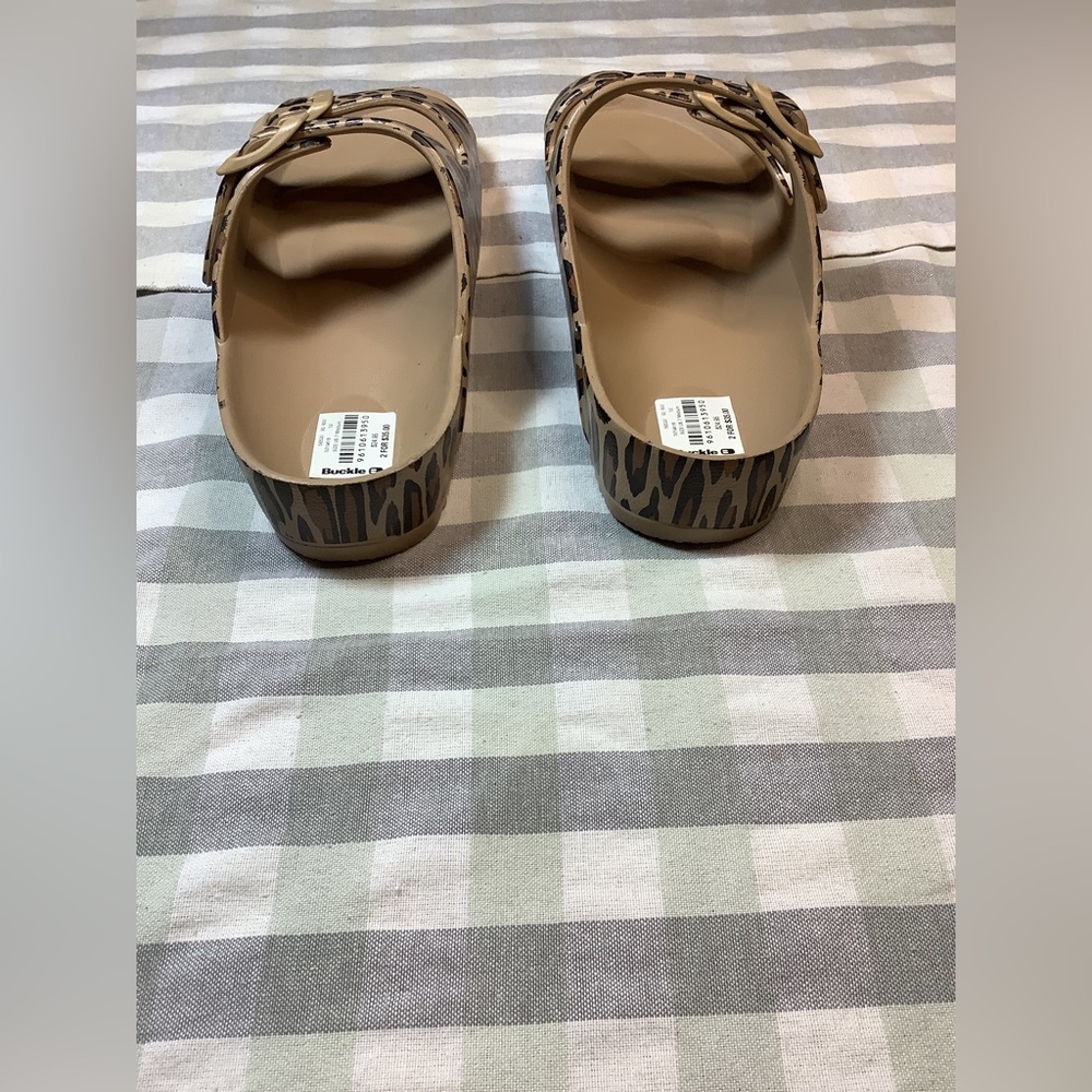 Leopard Print Sandal - Picture 5 of 6